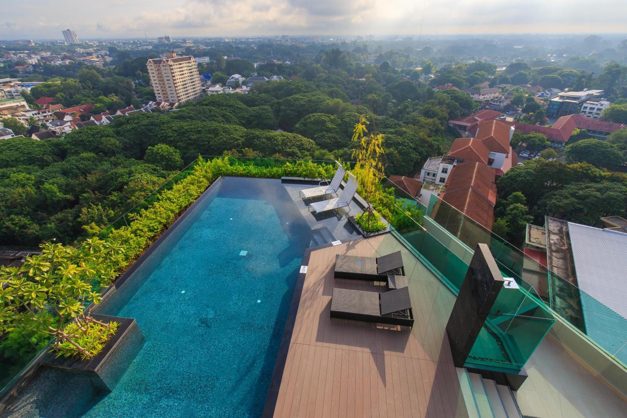 The Astra Chang Khlan Chiang Mai Exterior foto